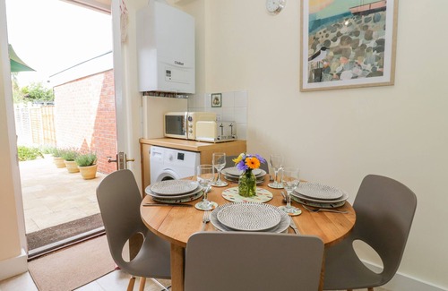 Frinton-on-Sea Cottage | SEA VIEW COTTAGE, pet friendly, with open fire in Frinton-On-Sea