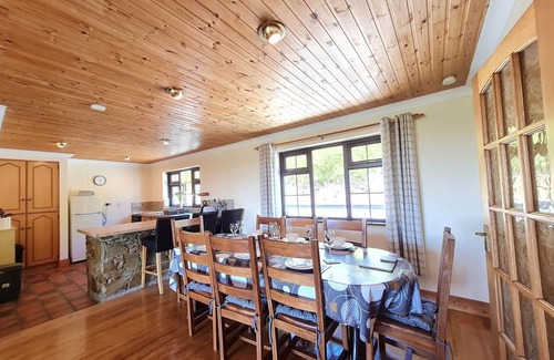 Clifden House | Sea View Cottage, Errislannan home away from home