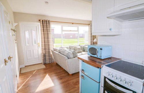 Walcott Cottage | SEA VIEW, country holiday cottage in Walcott