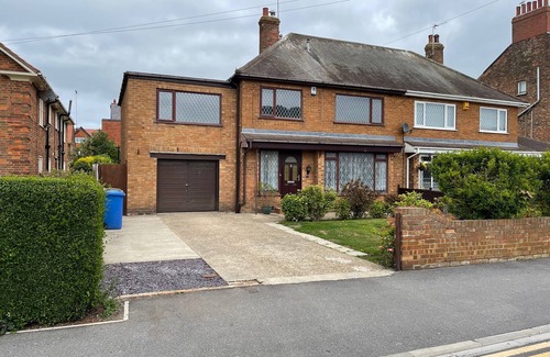 Bridlington Old Town House | Sea View Entire House - Fully Renovated, Pool Room