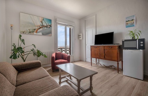 Le Cormier Apartment | Sea View for 4 in La Plaine sur Mer