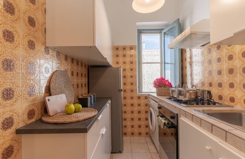 Specchiolla House | Sea view house - 50 steps from the sea - sleeps 4 -veranda with sea view