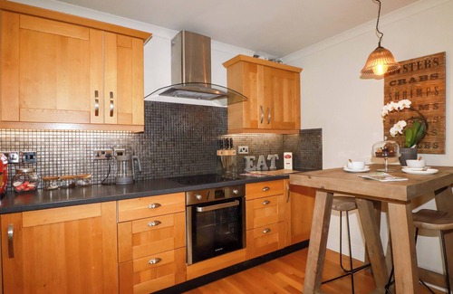 Boscundle Cottage | SEA VIEW, romantic, character holiday cottage in St Austell