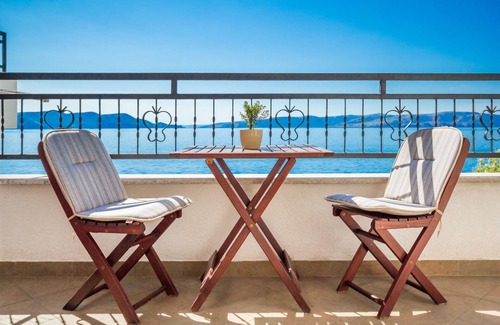 Sveti Juraj Condo | Sea view room Leut* Villa Arca Adriatica