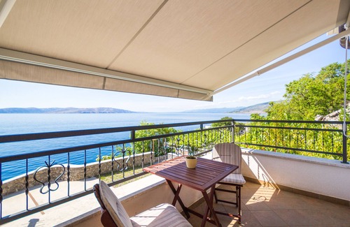 Sveti Juraj Condo | Sea view room Leut* Villa Arca Adriatica