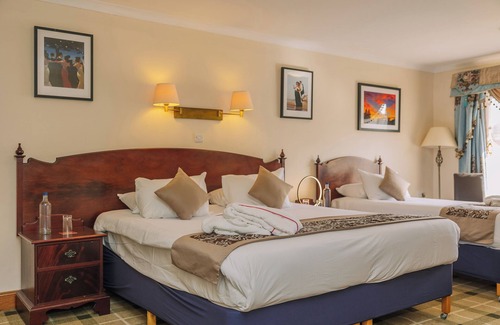 Oban Hotel | Sea View Stay Near Oban Bay | Stroll to Tower, Distillery & Museum