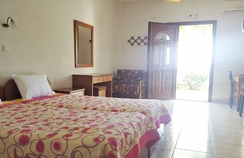Chrisi Ammoudia Apartment | Sea View Studio with A/C, only 300 Meters from the Beach !