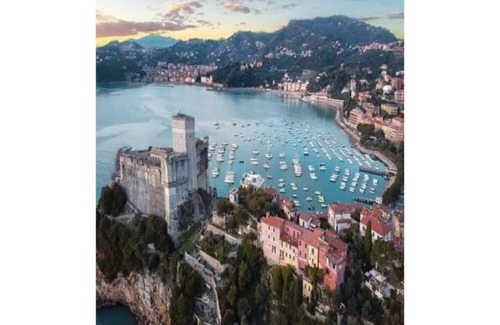Pitelli House | Sea view studio apartment with terrace and garden near Lerici and Cinque Terre
