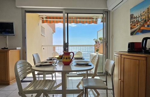 Boulouris-sur-Mer Apartment | Sea view| Studio | Parking | Wi-Fi