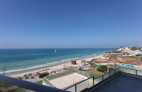 Herzliya Pituach Apartment | Sea View Stylish 1BR with Balcony