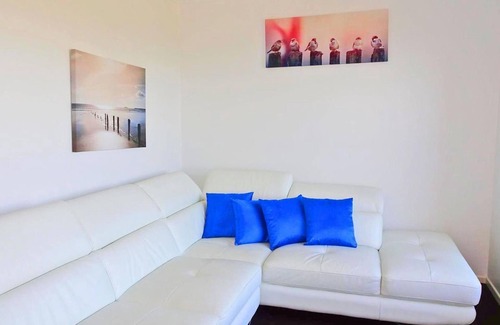 Korora House | Sea Views at Aqualuna beach resort