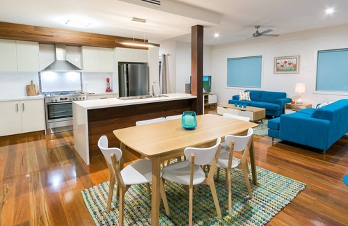 Pialba House | Sea Wood Delight - Stunning pet friendly family home