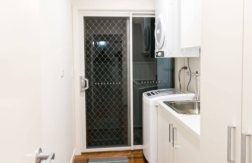 Pialba House | Sea Wood Delight - Stunning pet friendly family home