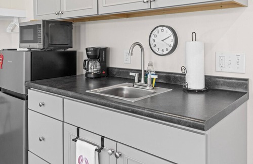 Boothbay Condo | Seabed @ The Offshore House