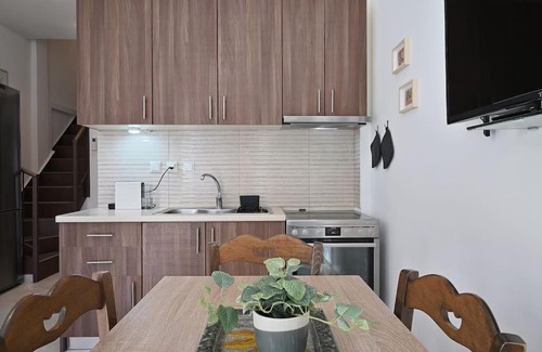 Palaio Faliro Apartment | Seabreeze apartment in Palaio Faliro/Netflix