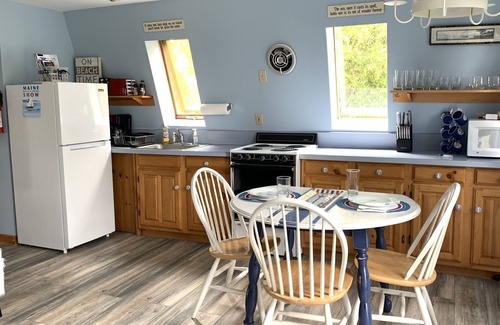 Spruce Head Apartment | Seabreeze Cove “Boat house” Waterfront Apartment