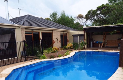 Indented Head Bed & Breakfast | Seabreeze Gardens - nearby Wineries and Golf Course 🍷⛳