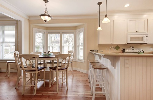 Seabrook House | Seabrook's Sunny Side Up: Dog Friendly!