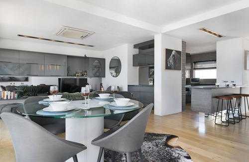 Bantry Bay Apartment | Seacliffe 502 - Two Bedroom Apartment, Sleeps 4