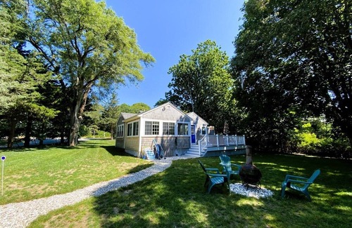 North Eastham Cottage | SEAclusion! Walk to Bay Beach!