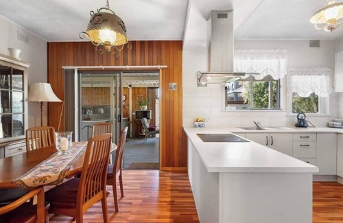 Seacombe Gardens House | Seacombe Family Retreat