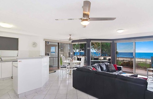 Tugun Apartment | Seacrest 2 - Absolute Beachfront Tugun