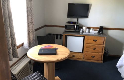 Avalon Hotel | Seacrest Inn