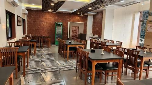 Murud-Harnai Hotel | SeaFORT Beach Resort