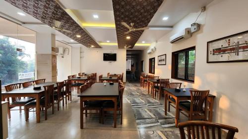 Murud-Harnai Hotel | SeaFORT Beach Resort