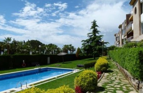 Sant Andreu de Llavaneres Apartment | Seafront Duplex Balis - Beach, pool, sailing close to Barcelona!