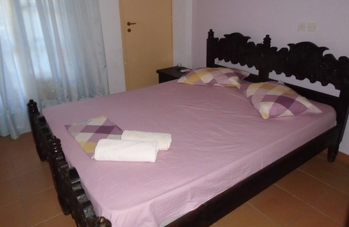 Tavari House | Seafront 2 Bedroom Apartment With Parking