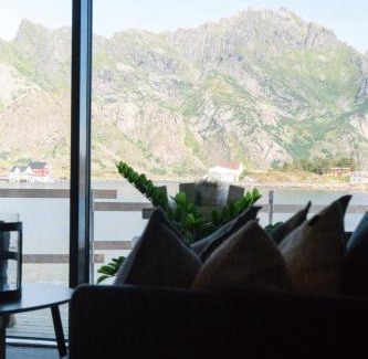 Henningsvaer Apartment | Seafront apartment Henningsvær