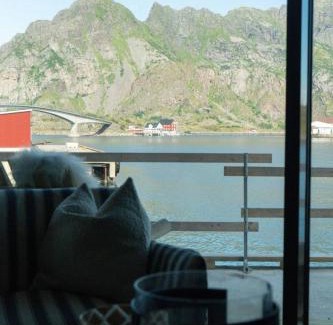Henningsvaer Apartment | Seafront apartment Henningsvær