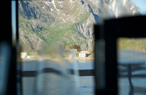 Henningsvaer Apartment | Seafront apartment Henningsvær