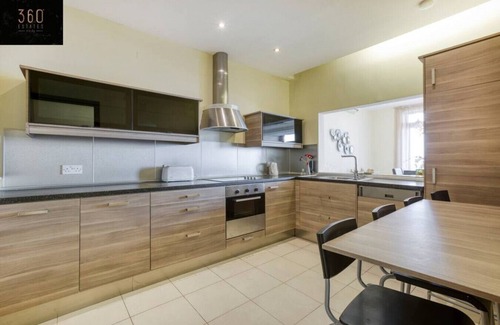 Tower Road Apartment | Seafront APT in Sliema - Perfect for Relaxation