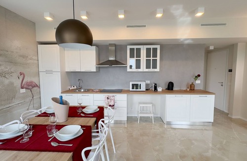 Chioggia Apartment | Seafront Modern Farmont Flamingo Suite