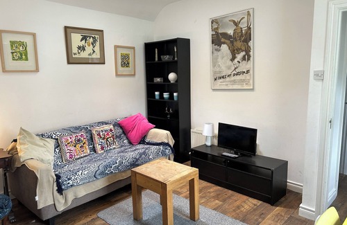 Bray Cottage | Seafront Traditional Cottage