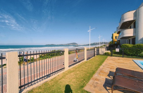 Bombas Apartment | SEAFRONT TRIPLEX WITH POOL - 4 BEDROOMS