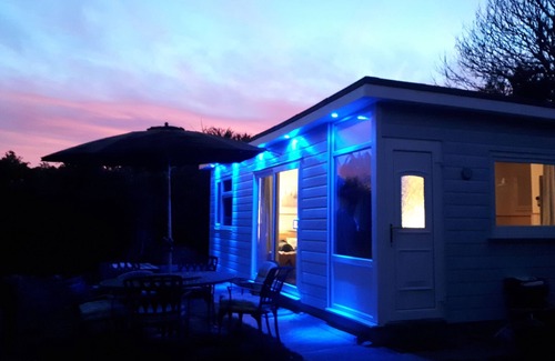 Ventnor Ski Chalet | Seaglass, beautiful villa with spectacular sea views over Wheelers Bay & parking