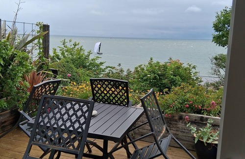 Ventnor Ski Chalet | Seaglass, beautiful villa with spectacular sea views over Wheelers Bay & parking