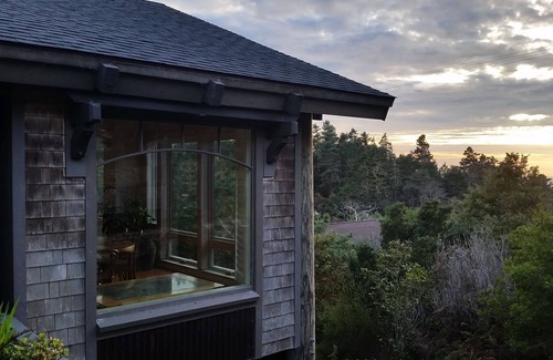 Manchester House | SEAGLASS - Secluded Irish Beach, Mendocino area oceanview home w treehouse feel