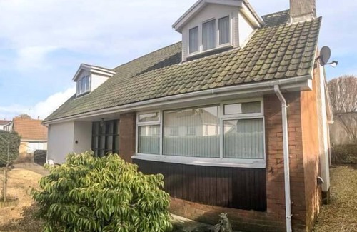 Newton Cottage | SEAGULLS, family friendly, country holiday cottage in Porthcawl