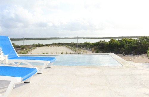 Venetian Road Settlement Cottage | Seahorse Cottage a hidden treasure in peacefull Turtle Tail.