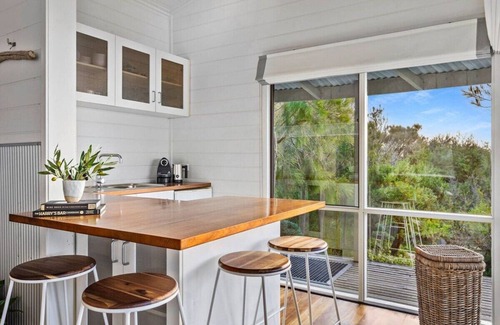 Mornington Apartment | Seahouse Studio | Private Beach Access | Pets