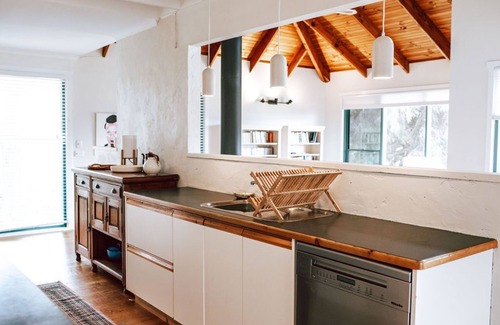 Falmouth Apartment | 'Sealladh Beinne', Coastal Haven