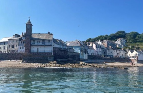 Kingsand House | Seapink, Kingsand; luxury Cornish cottage with seaviews, bbq & paddleboards