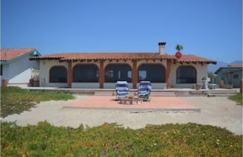 Lengueta Arenosa House | Searenity Keep an eye on kids. You: on patio with a refreshing beverage.
