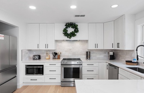 Laguna Beach Estates House | Seas & Greetings! 5BR 4BA House! Elegant Coastal Living Near the Shore