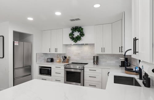 Laguna Beach Estates House | Seas & Greetings! 5BR 4BA House! Elegant Coastal Living Near the Shore