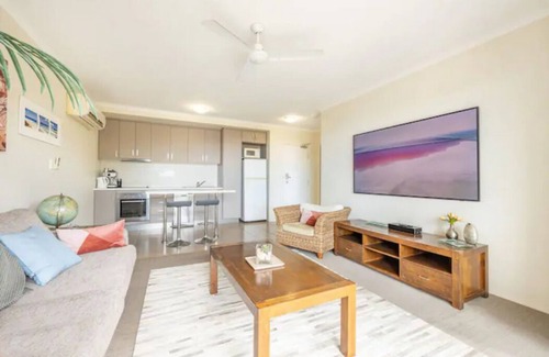 Airlie Beach Apartment | Seasalt@Airlie Beach - Best Location 1bed Apt , Private Spa